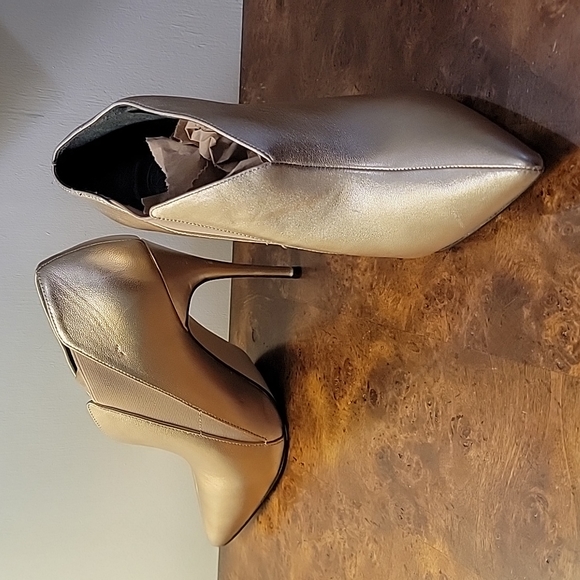 GUESS ANKLE BOOTIES - Picture 3 of 12